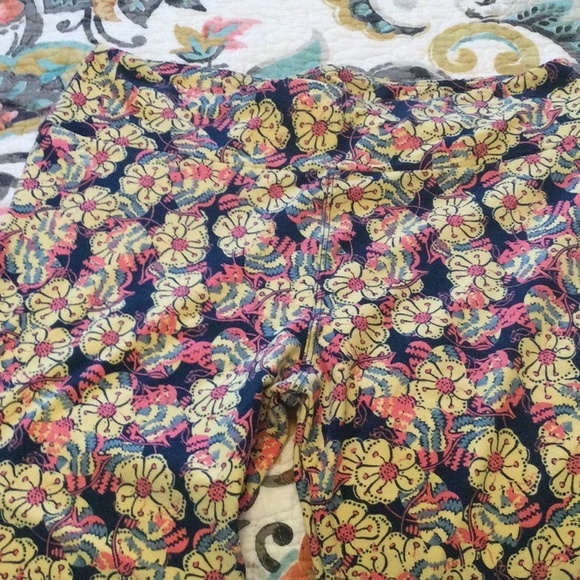Leggings LuLaRoe Tall & Curvy (TC) - Imprimé Floral Géométrique Multicolore Sur Fond Mauve - Occasion Très Bon état